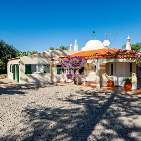 Quinta Do Vale Formoso * Armação de Pêra